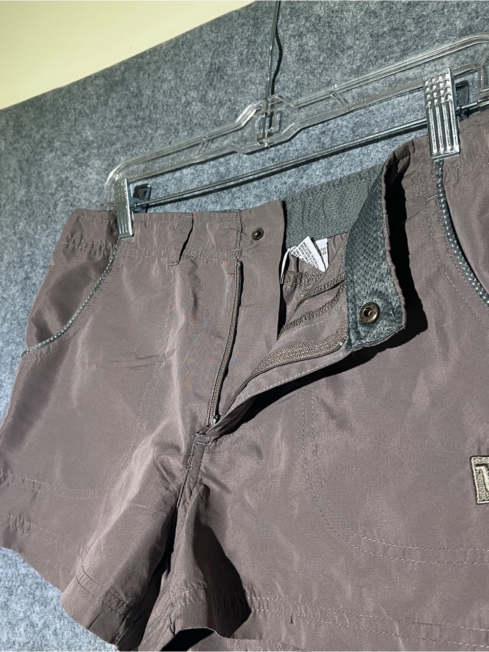 WILSON Womens Tennis Shorts Taupe Sage Green Trim Zip Snap Small S - Picture 6 of 15
